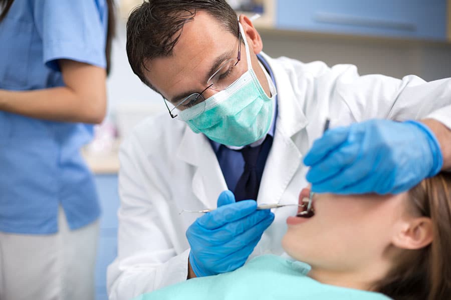 How To Choose The Right Dentist In Arizona: 10 Factors To Consider - Featured Image